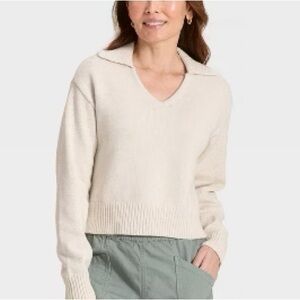 Universal Thread Women's Cream V-Neck Sweater